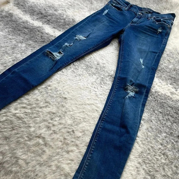 Lucky Brand Ripped  Jeans - Picture 3 of 13